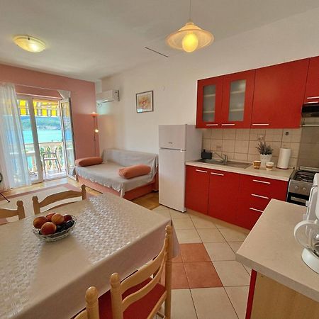 Villa Tiha Lili ชิโล ภายนอก รูปภาพ
