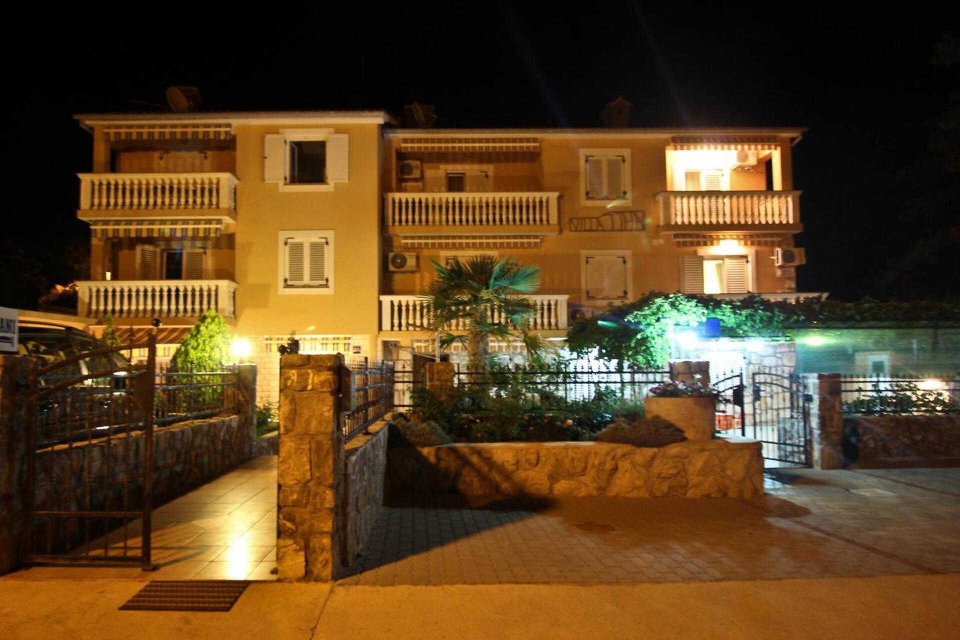 Villa Tiha Lili ชิโล ภายนอก รูปภาพ